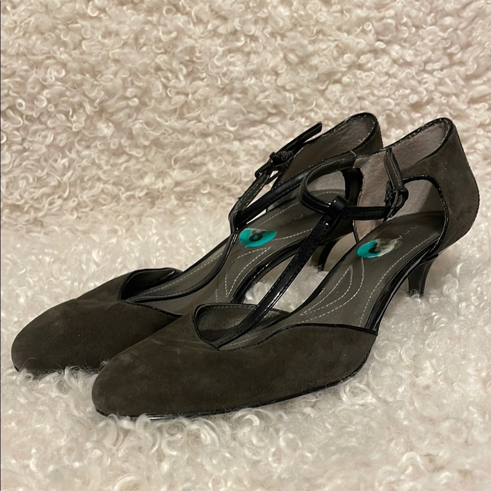 Tahari Black Women's T-Strap Heels